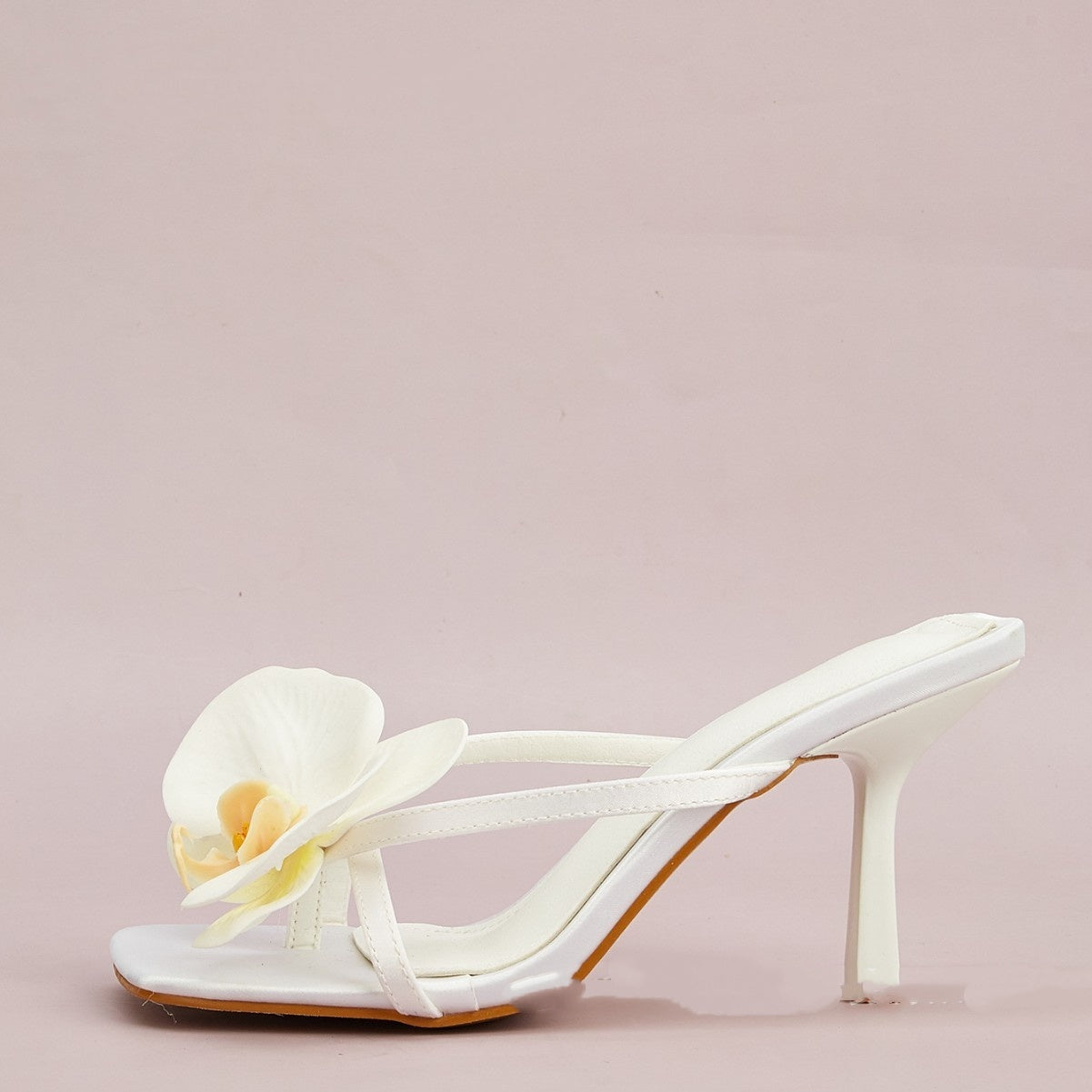 White Flower Decorative Flip-toe Square Toe High Heel Sandals
