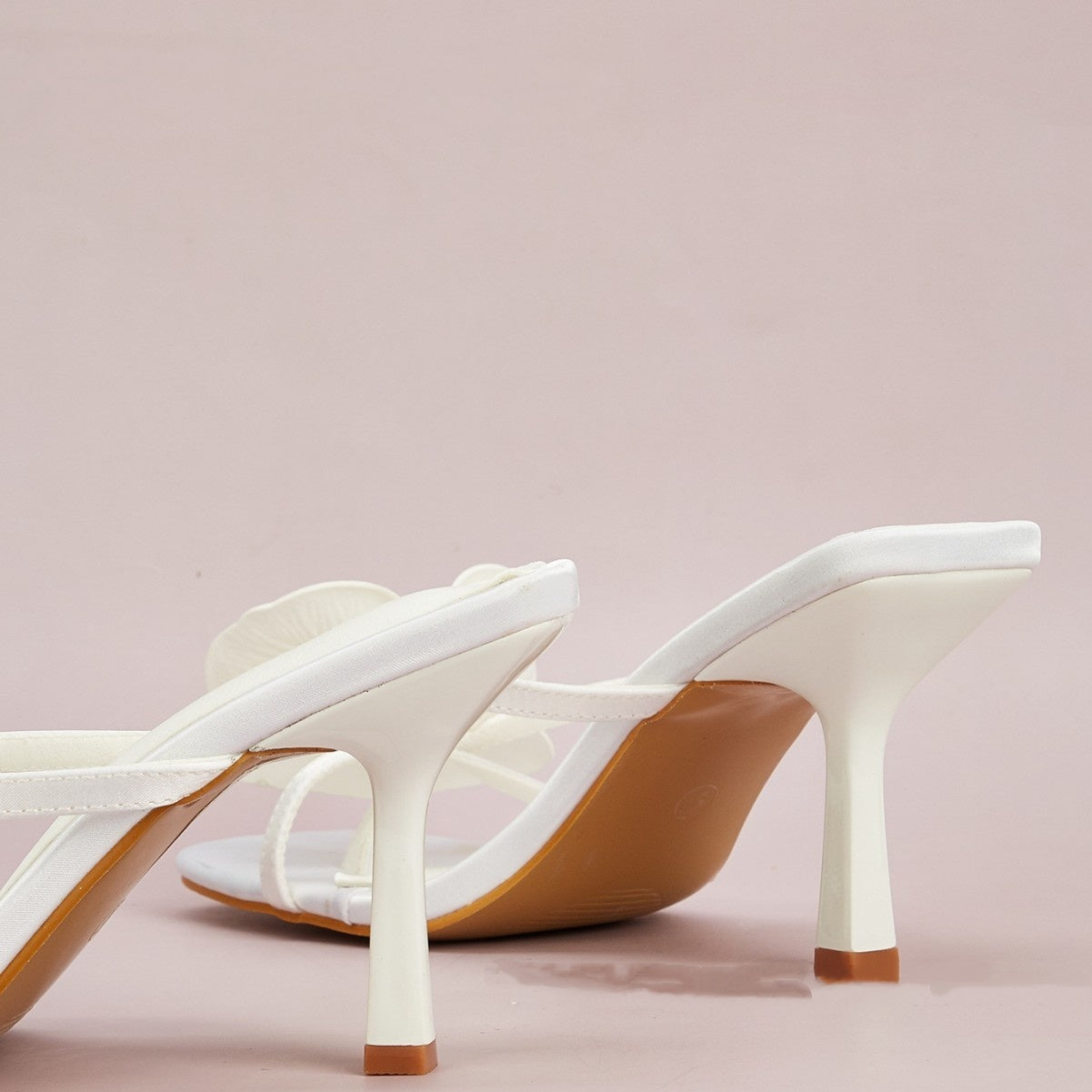 White Flower Decorative Flip-toe Square Toe High Heel Sandals